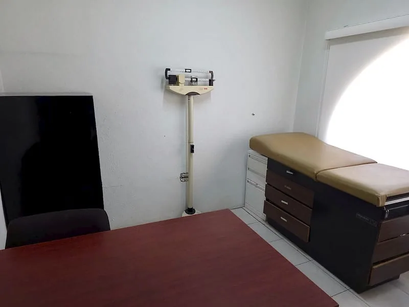 Área de valoración médica en el centro de rehabilitación en Ejido Matamoros, Tijuana