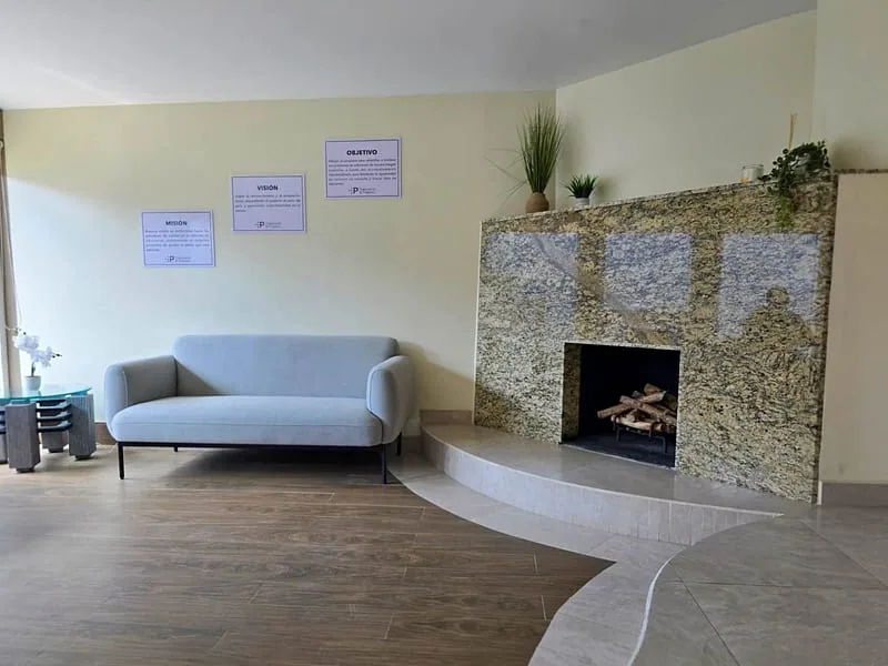 Recepción del centro de rehabilitación en Playas de Tijuana